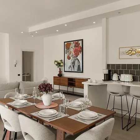 The Como Hillview Apartment