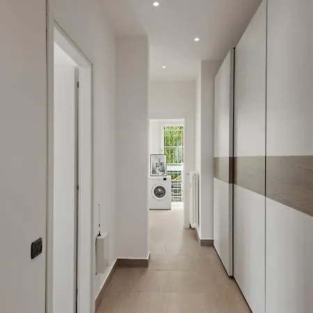 The Como Hillview Apartment