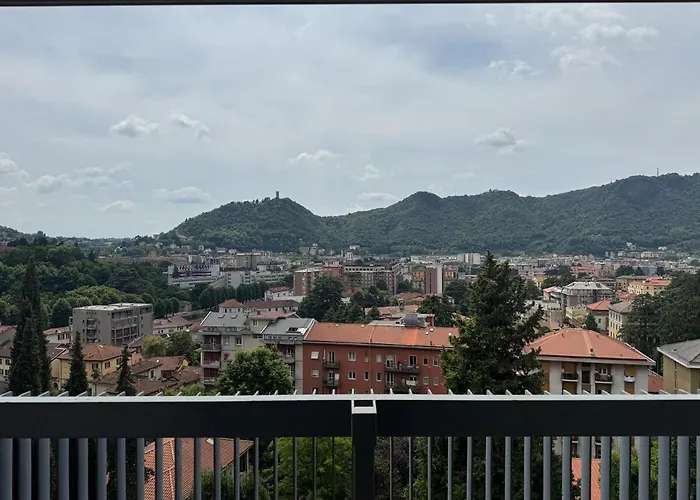 Hillview By Aura Luxury Collection 아파트 코모