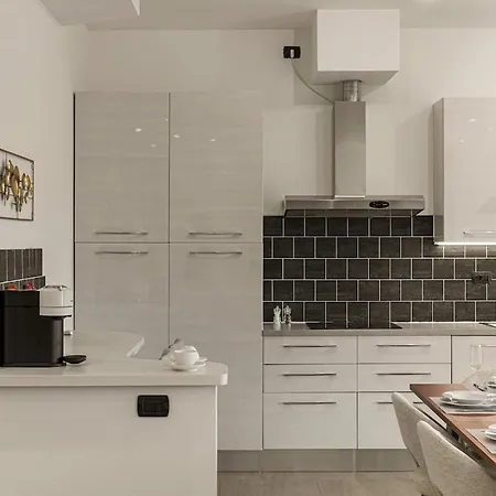 Hillview By Aura Luxury Collection Como